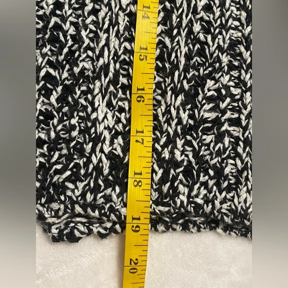 Hollister Black White Knit Vest Sleevess - Picture 6 of 6